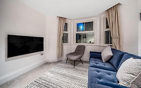 Trendy 2 Bedroom 2 Bathroom Apartment Minutes From Seafront In St Leonard'S Hastings